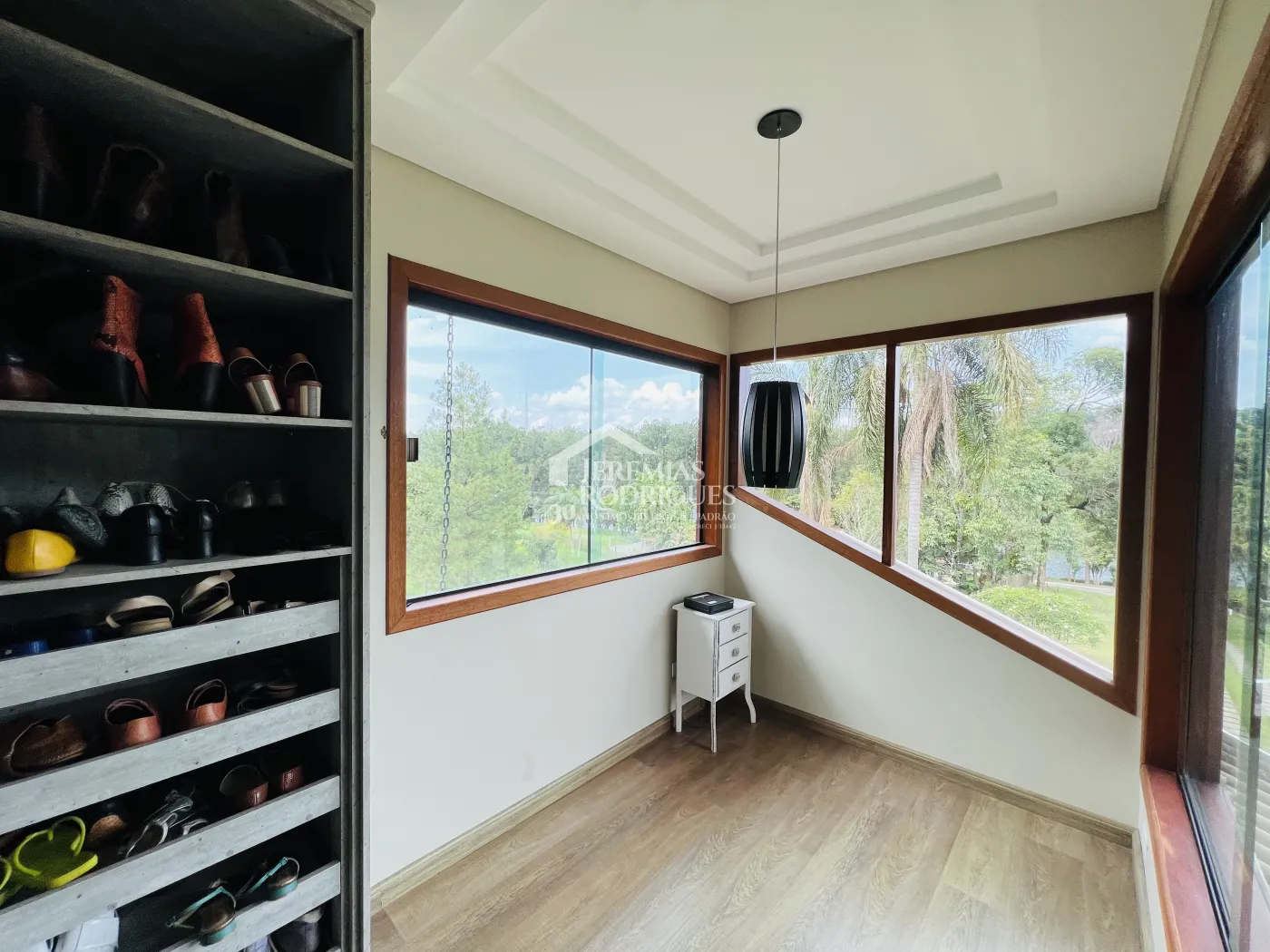 Casa com 3 dormitórios, 281 m² - Condomínio Chácaras Cataguá - Taubaté/SP