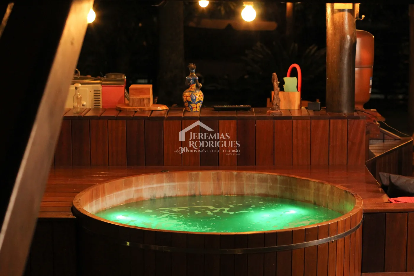 Casa para venda e locação com 5 dormitórios no Condomínio Taubaté Village em Taubaté/SP.