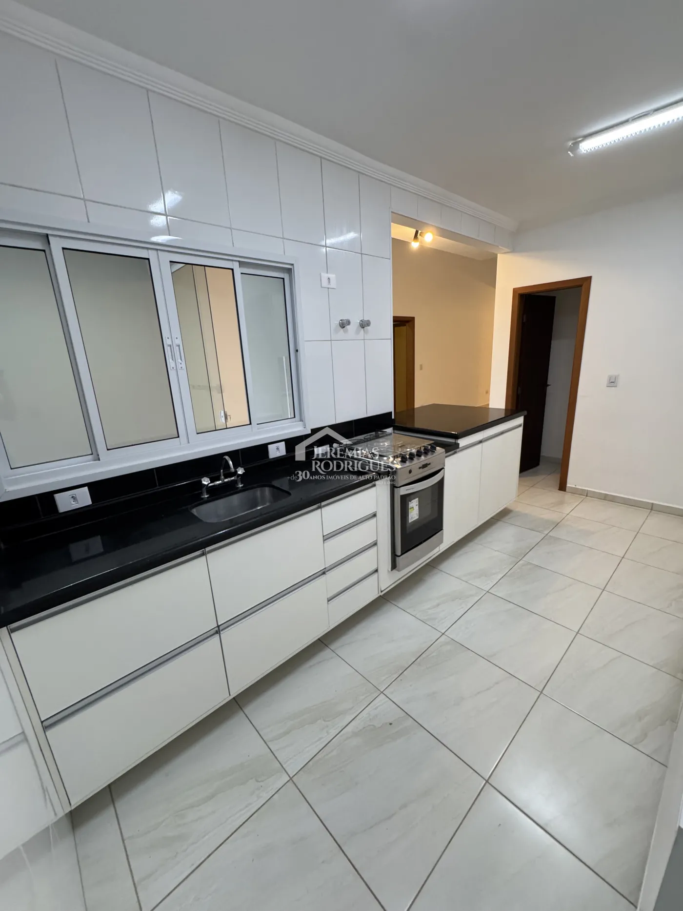 Casa para venda com 3 dormitórios no Condomínio Campos do Conde II Chamboard em Tremembé/SP