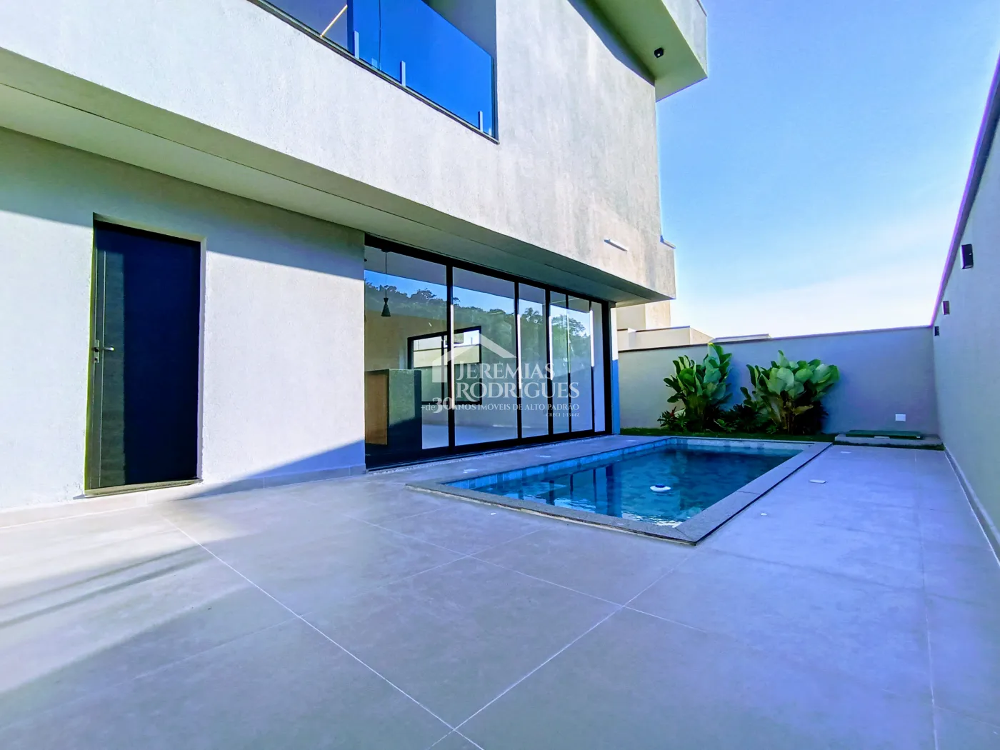 Casa assobradada à venda com 4 dormitórios no Condomínio Cyrella Landscape emTaubaté/SP.