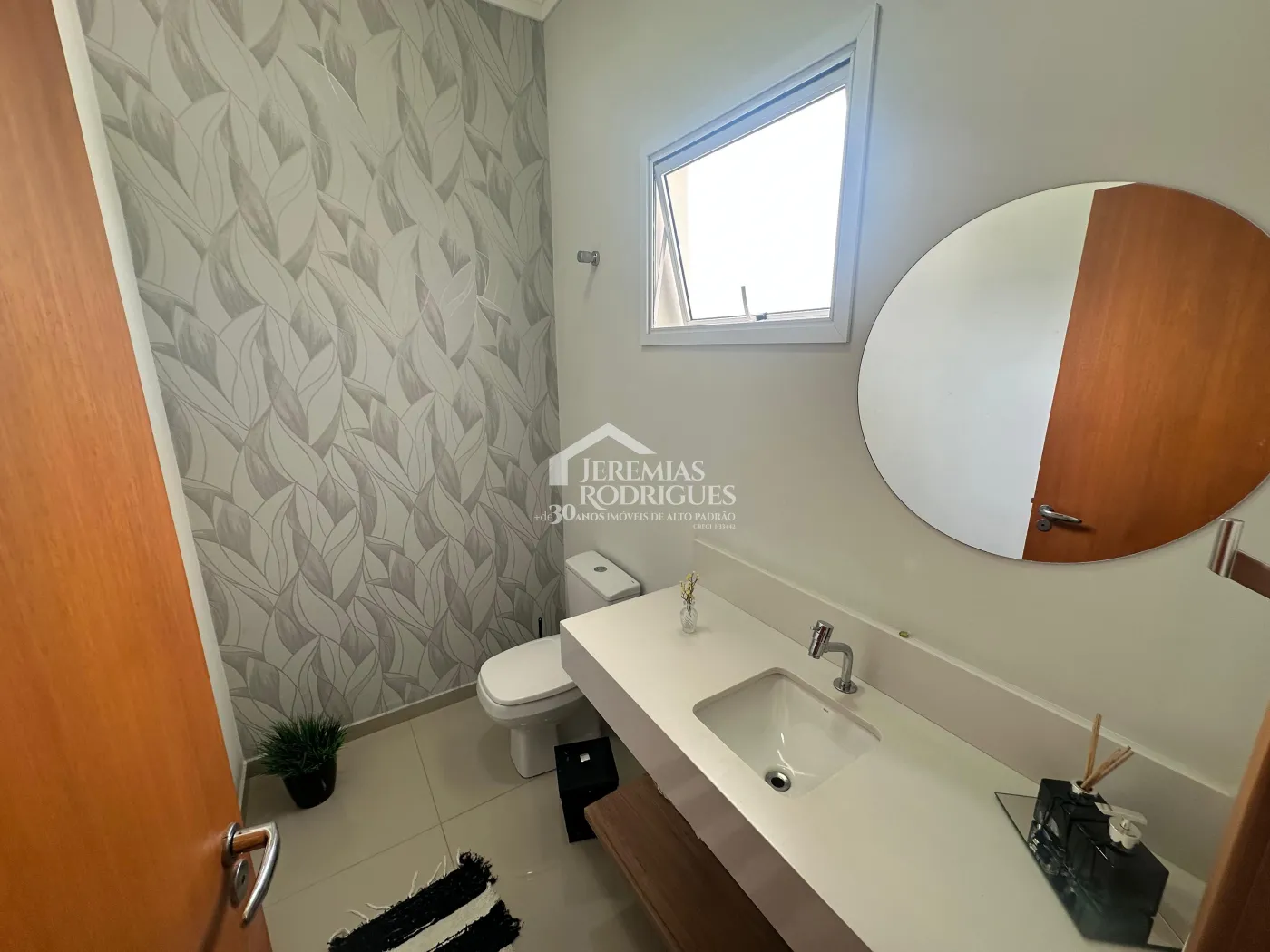 Casa mobiliada para locação com 3 suítes no Condomínio Real Ville em Pindamonhangaba/SP