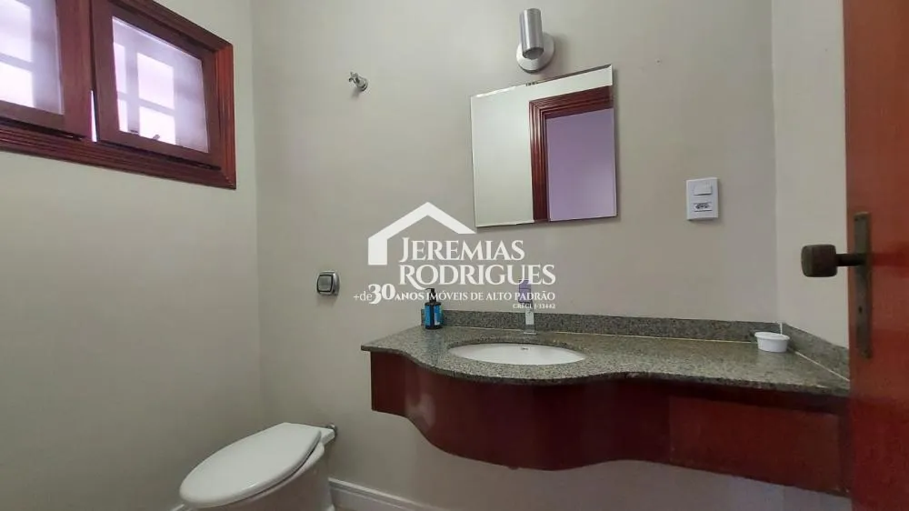 Casa térrea com 5 dorm - Condomínio Village Paineiras.