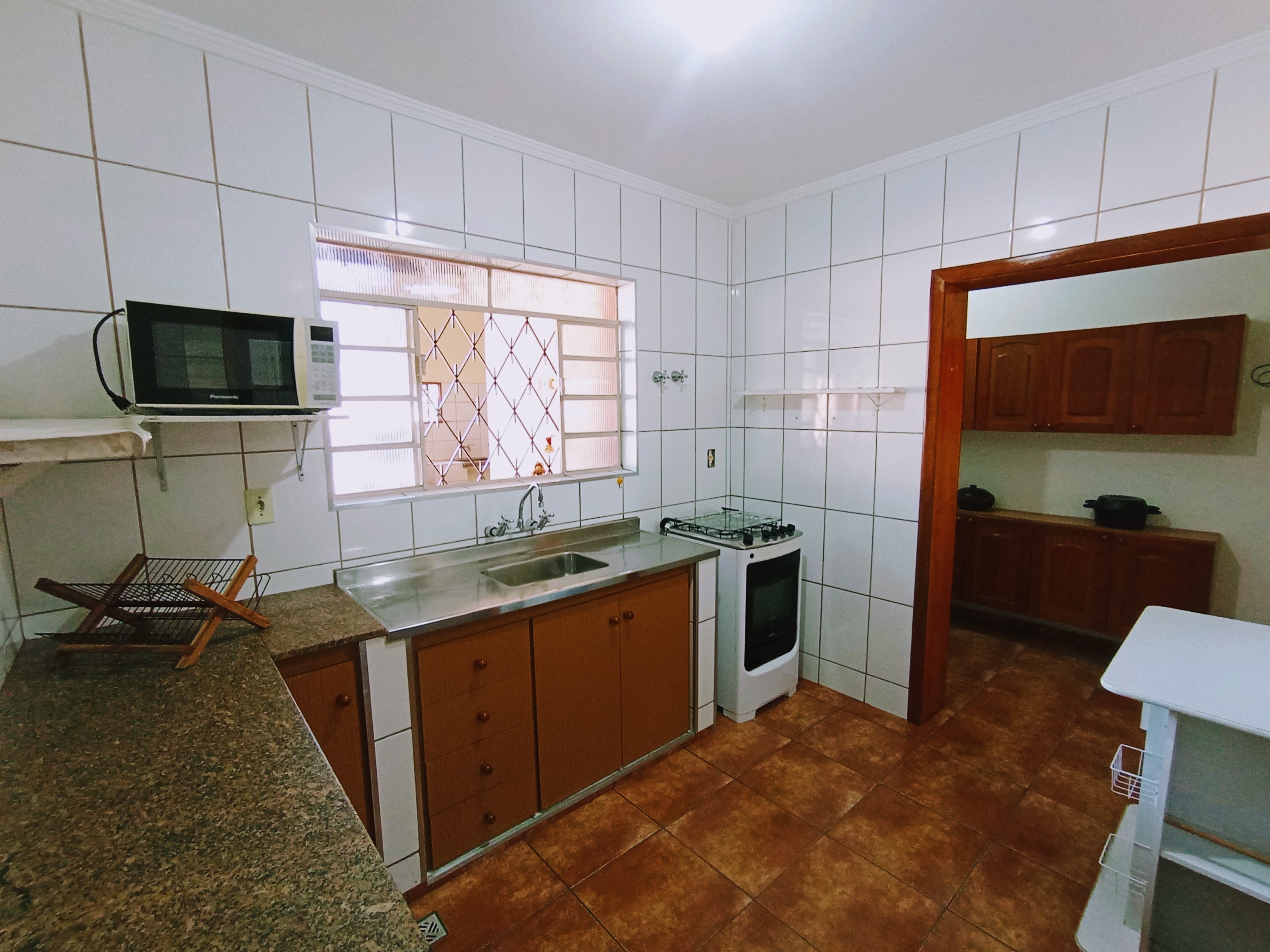 Chácara para venda e locação com 3 dormitórios no bairro Santana em Pindamonhangaba/SP.