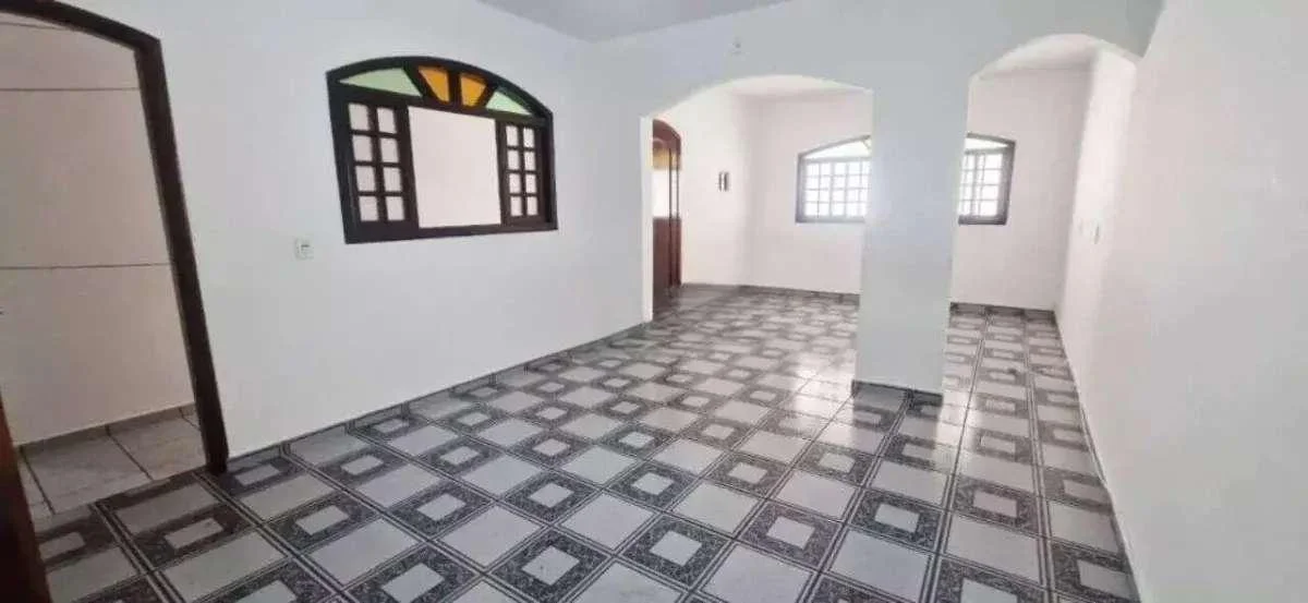 Casa GRANDE, 153m², Térrea com 03 quartos, 02 Vagas de Garagem Coberta, para locação no Jardim Ipê 4, São Bernardo do Campo - SP