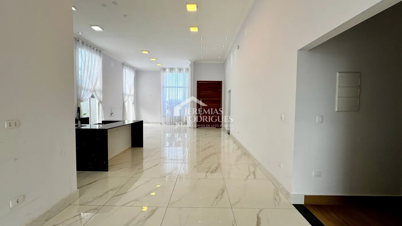 Casa para venda com 3 suítes no Condomínio Reserva dos Lagos em Pindamonhangaba/SP