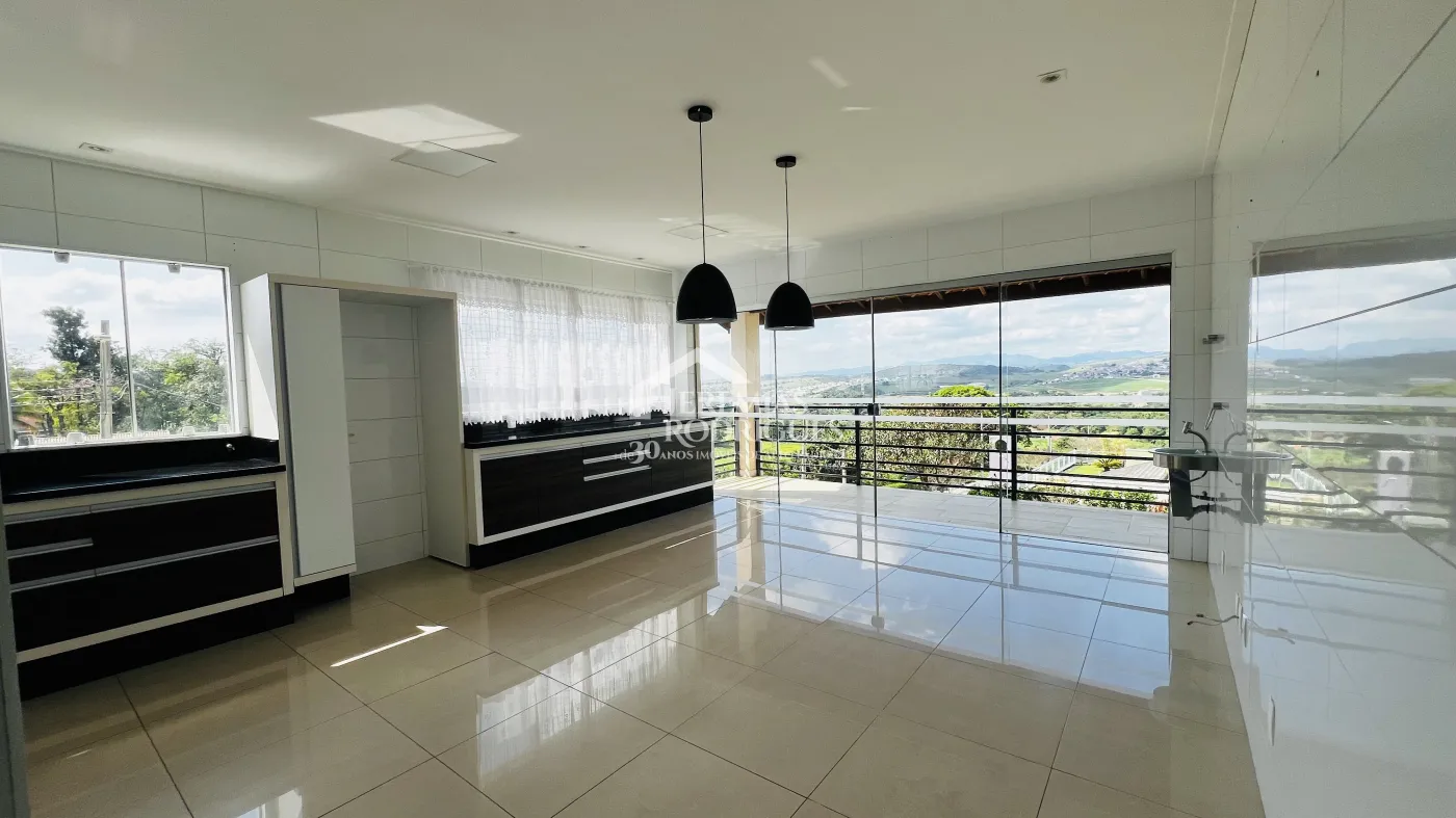 Casa para venda e locação com 4 suítes no Condomínio Chácaras Cataguá em Taubaté/SP