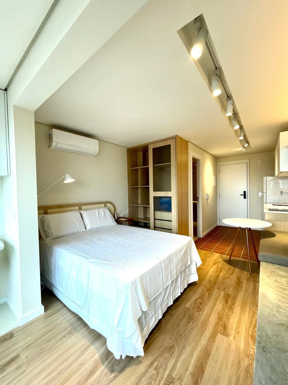 Vila Mariana | Studio mobiliado a 500 m do Metrô Ana Rosa | Cyrela