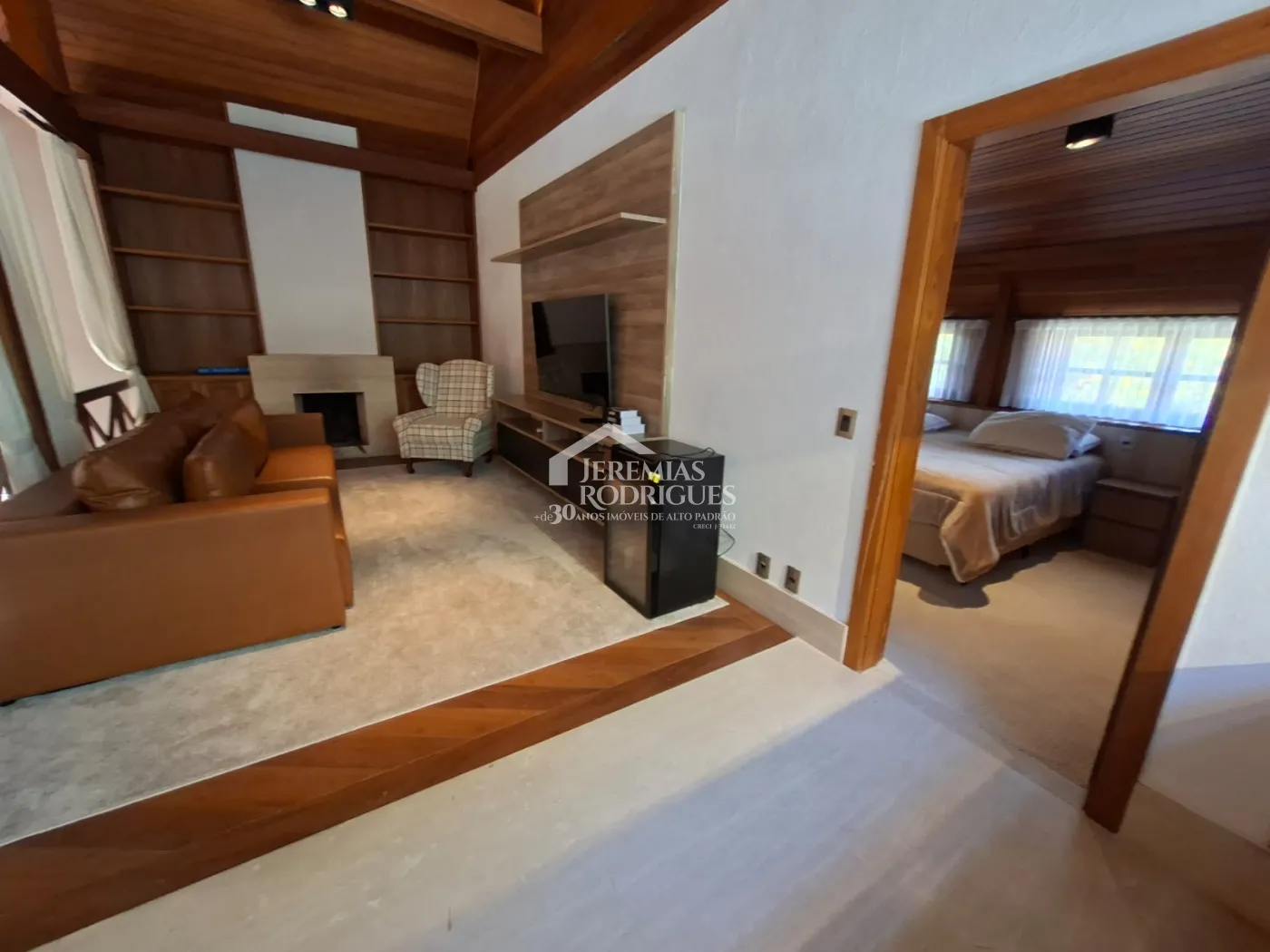 Apartamento à venda com 4 suítes, 171 m² no Edifício Cottage em Campos do Jordão/SP