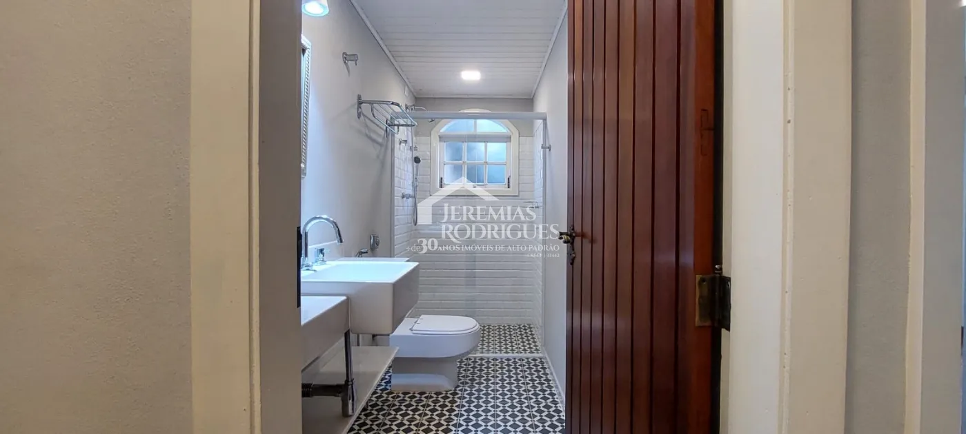 Casa com 3 dormitórios no Bairro Capivari - Campos do Jordão/SP