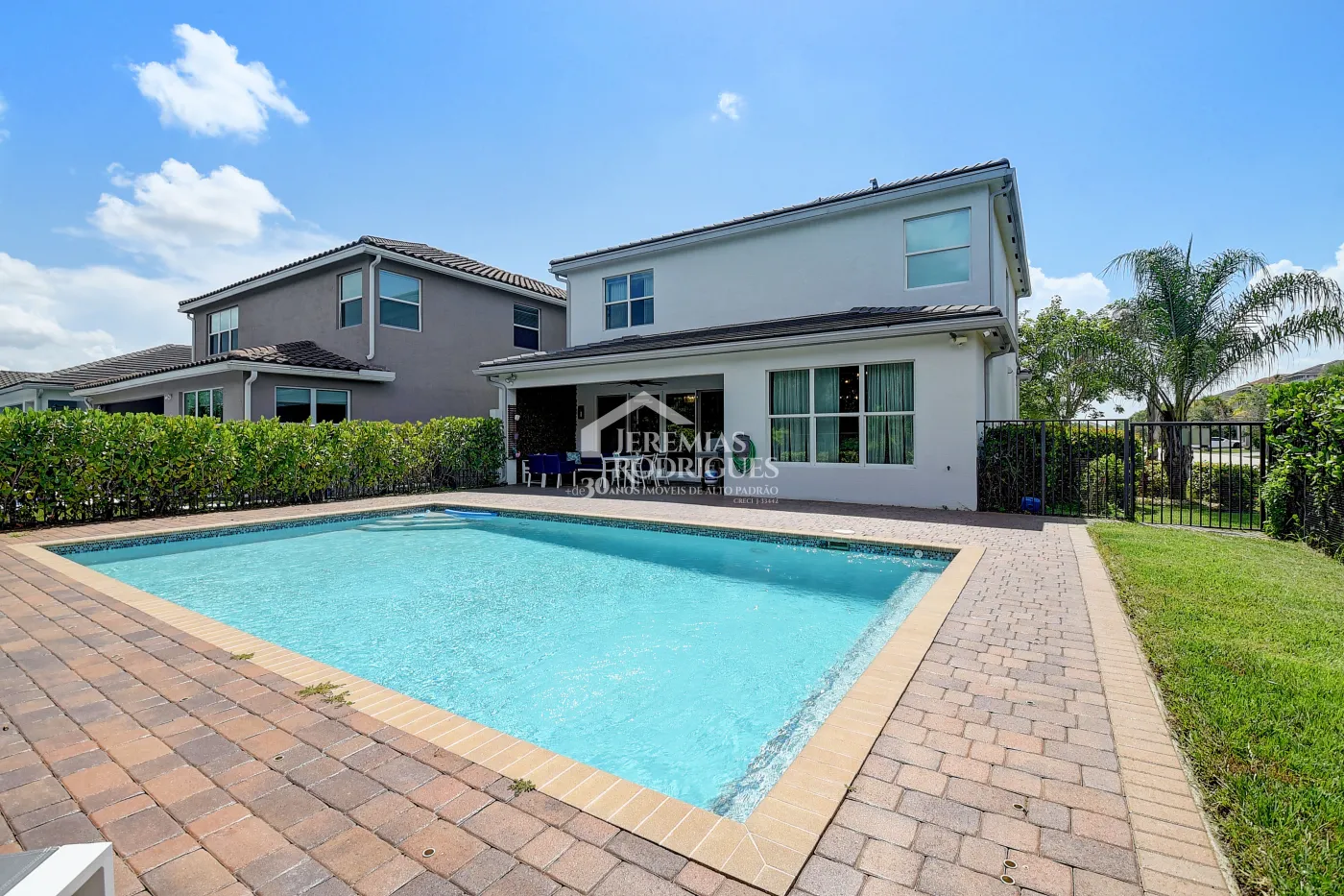 Casa com 4 dormitórios - Condomínio Dakota - Miami/ Flórida