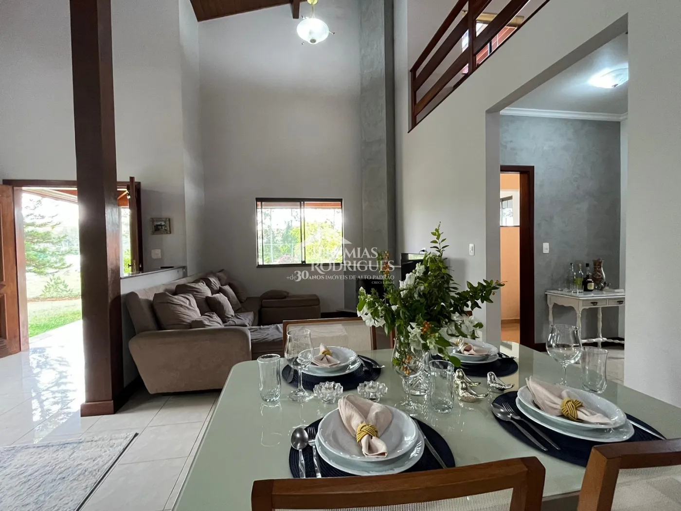 Casa com 4 dormitórios, 421 m² - Condomínio Chácaras Cataguá - Taubaté/SP.