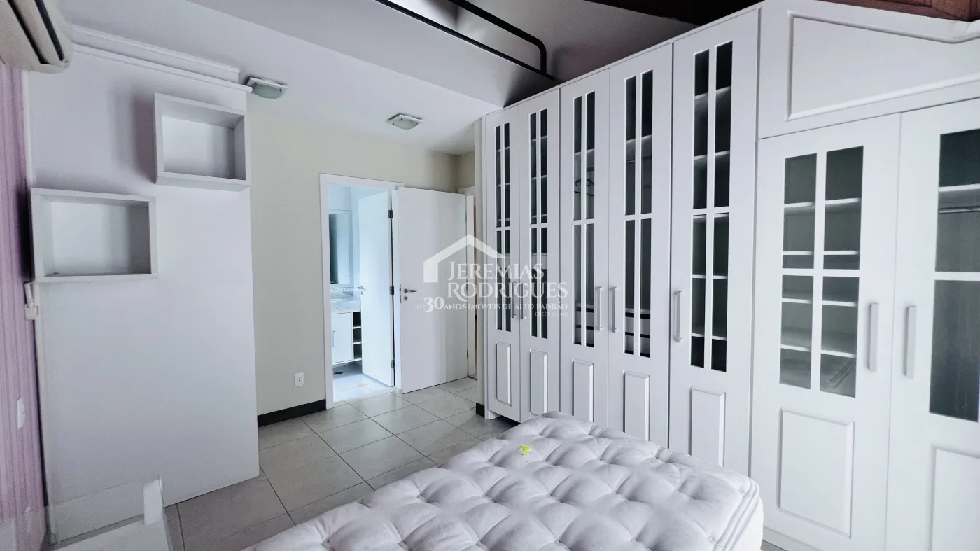 Casa com 8 dormitórios, 900 m² - Condomínio Portal da Serra - Taubaté/SP