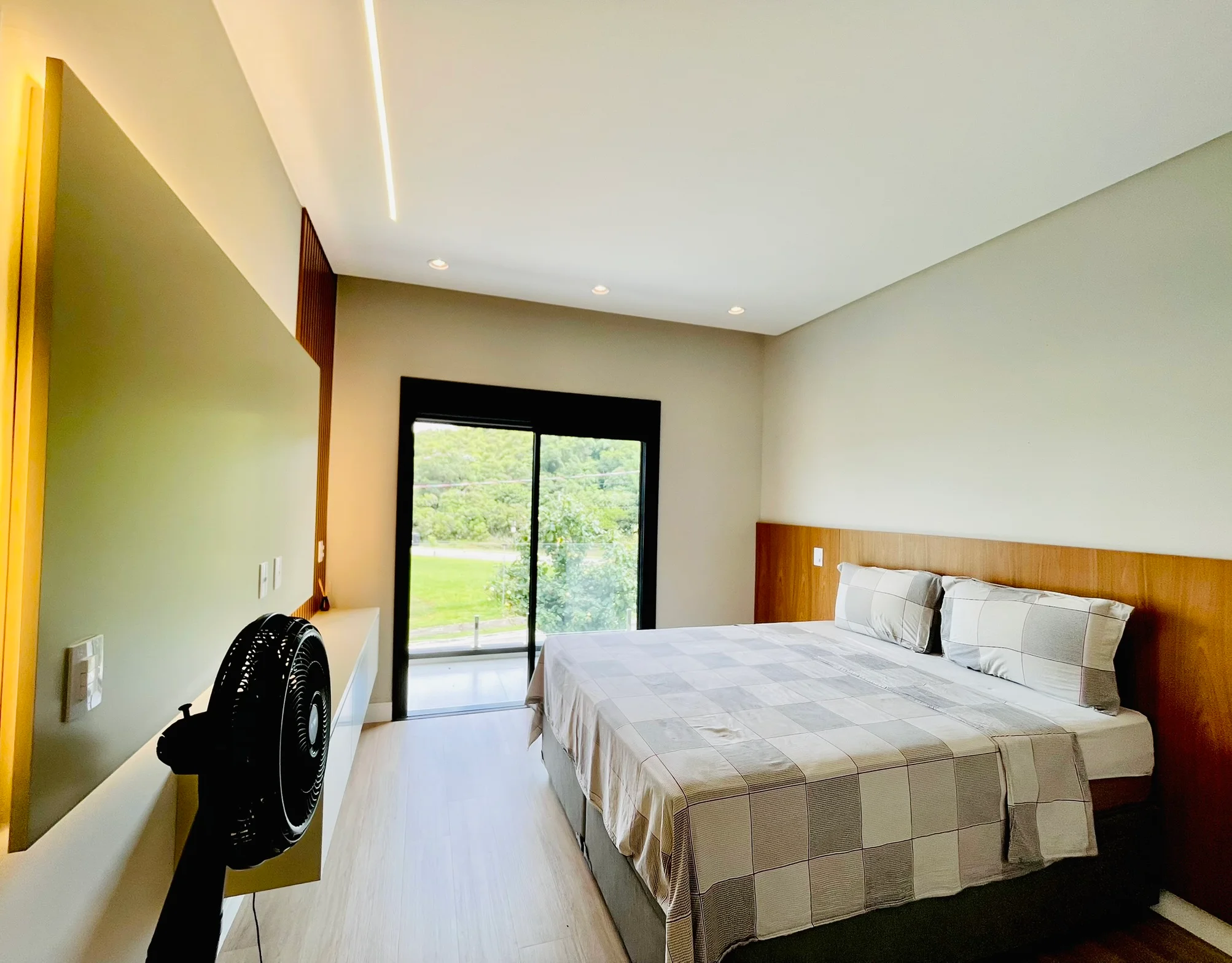 Casa à venda com 4 dormitórios no Condomínio Cyrela Landscape em Taubaté/SP. 