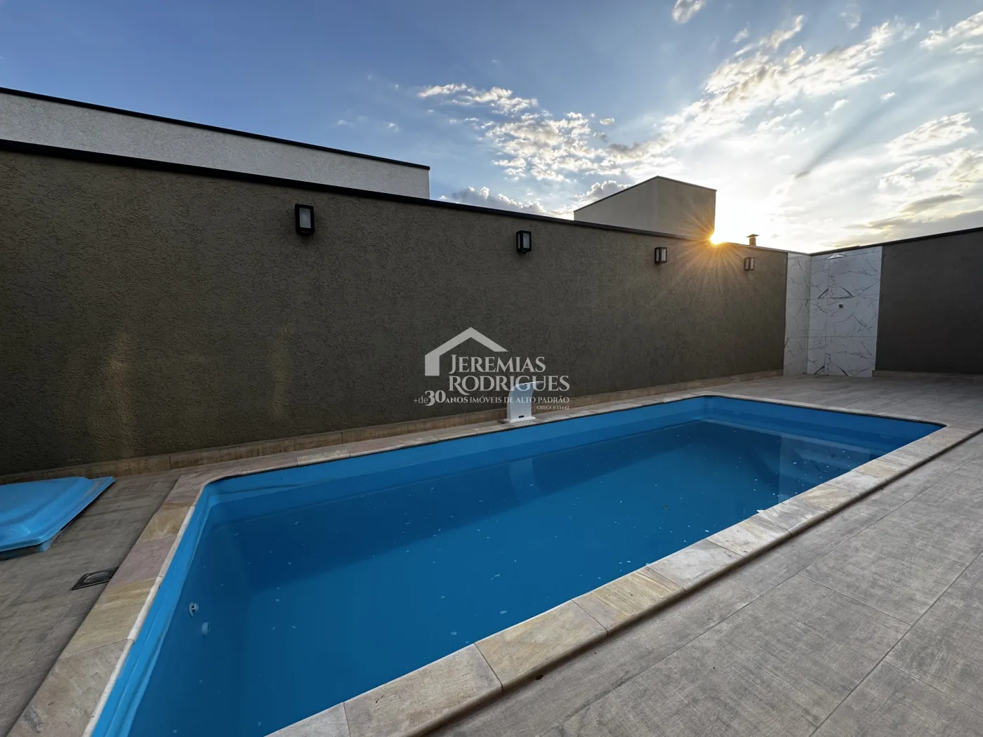 Casa com 3 dormitórios, 167 m² - Condomínio Pérola do Vale - Tremembé/SP.