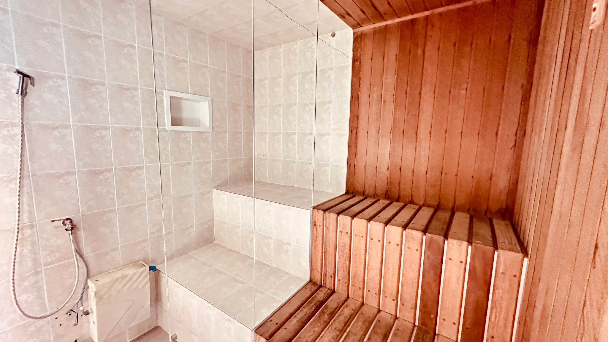 Casa com 6 dormitórios para locação no Condomínio Village Paineiras em Pindamonhangaba/SP