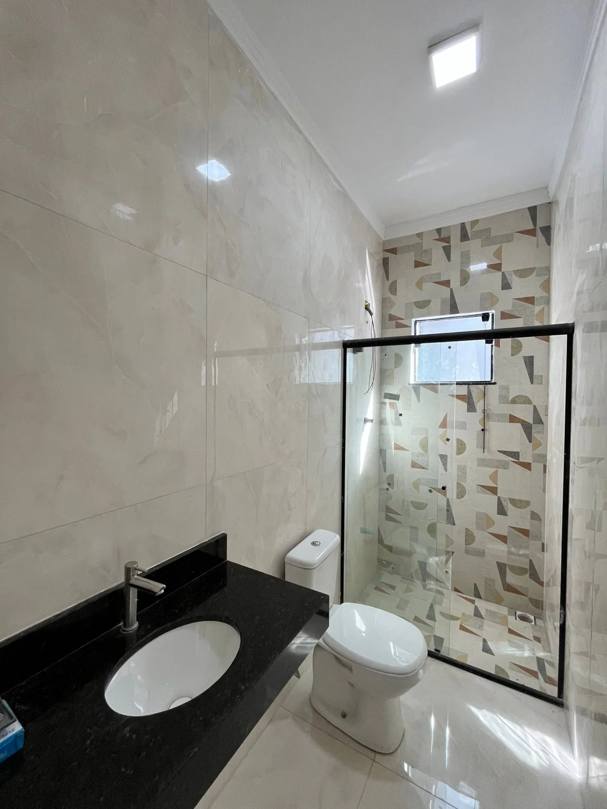 Casa à Venda em Pindamonhangaba com Piscina Privativa — 3 Dormitórios, Suíte, 102 m² | Próxima ao Centro