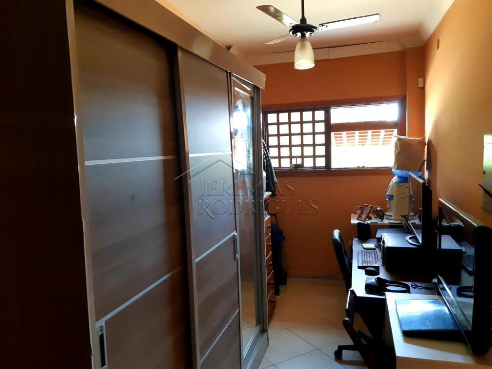 Casa à venda com 6 dormitórios no Condomínio Chácaras Cataguá em Taubaté/SP.