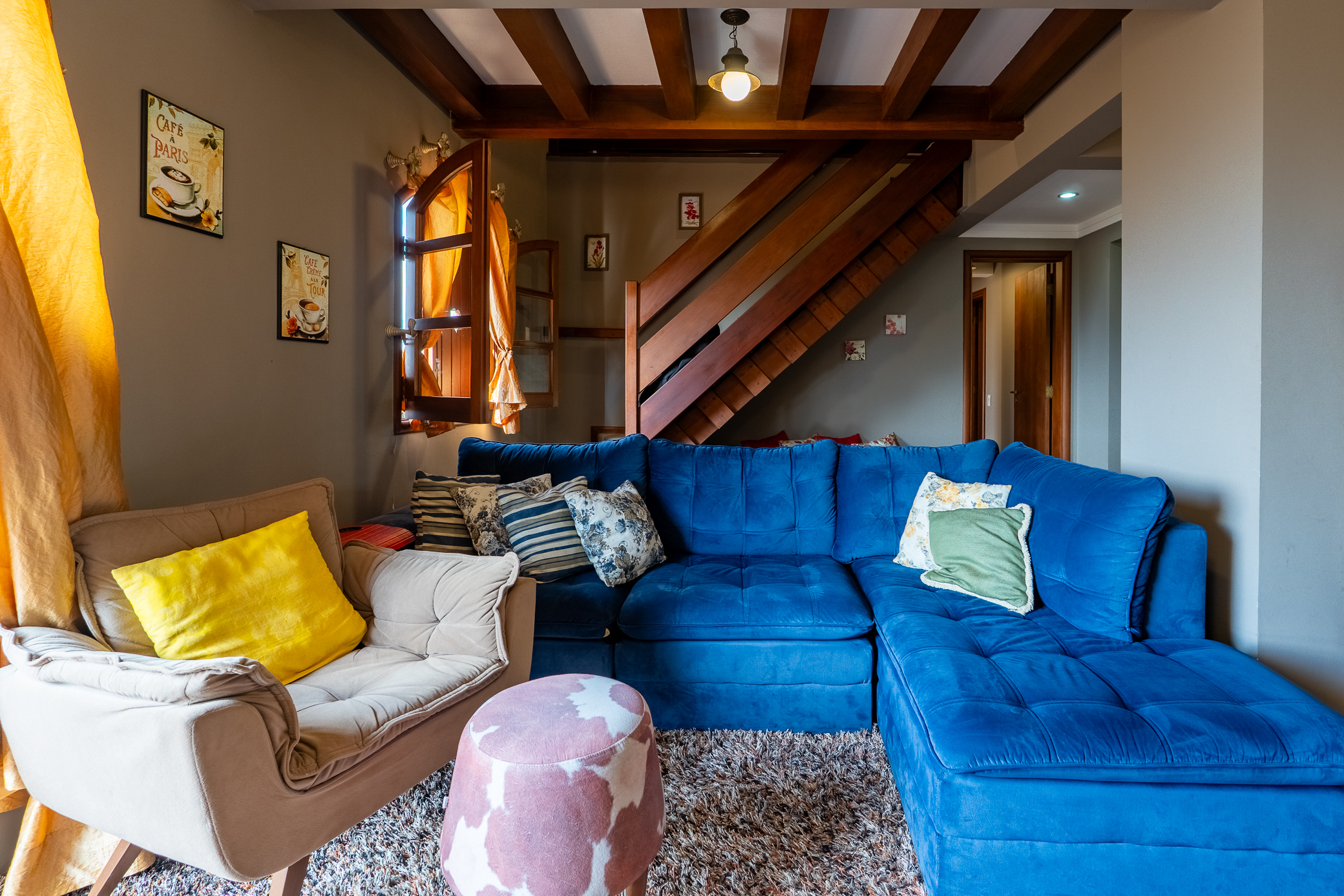 Apartamento duplex à venda, 216 m² no Edifício Village Chamonix em Campos do Jordão/SP.