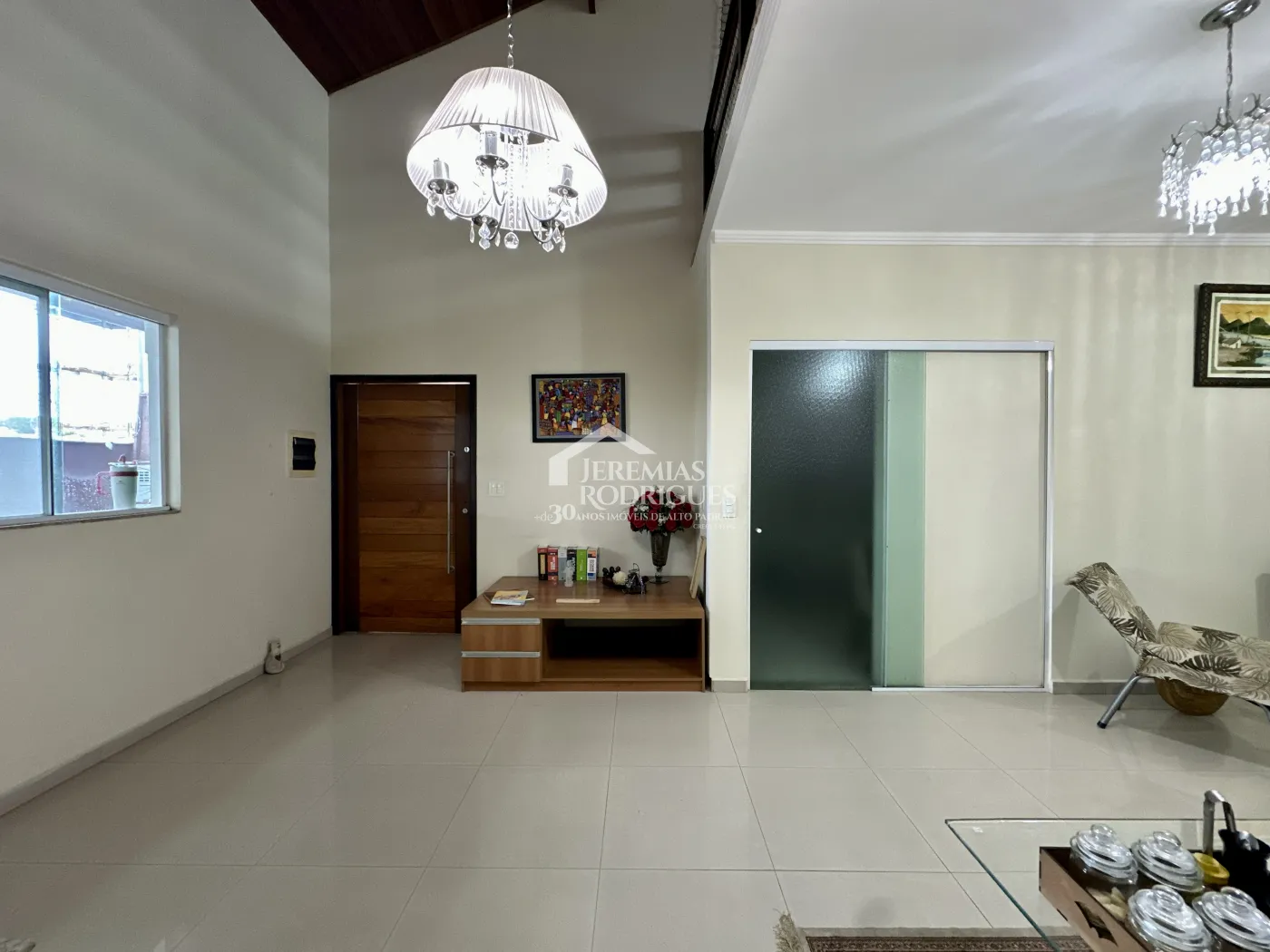 Casa comercial com 320 m² - Chácara Guizard - Taubaté/SP.
