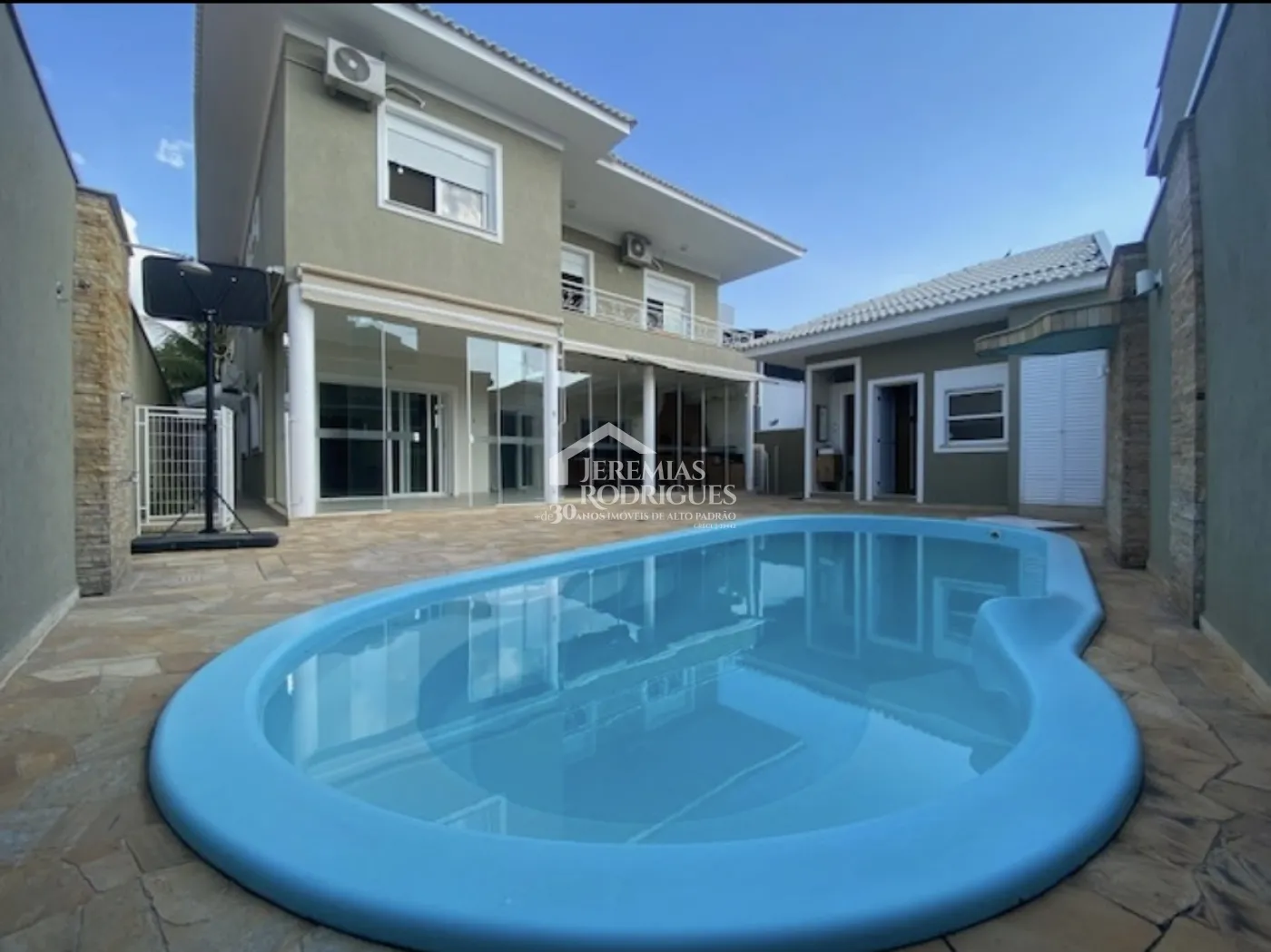 Sobrado com 5 dormitórios, 300 m² - Condomínio Taubaté Village - Taubaté/SP