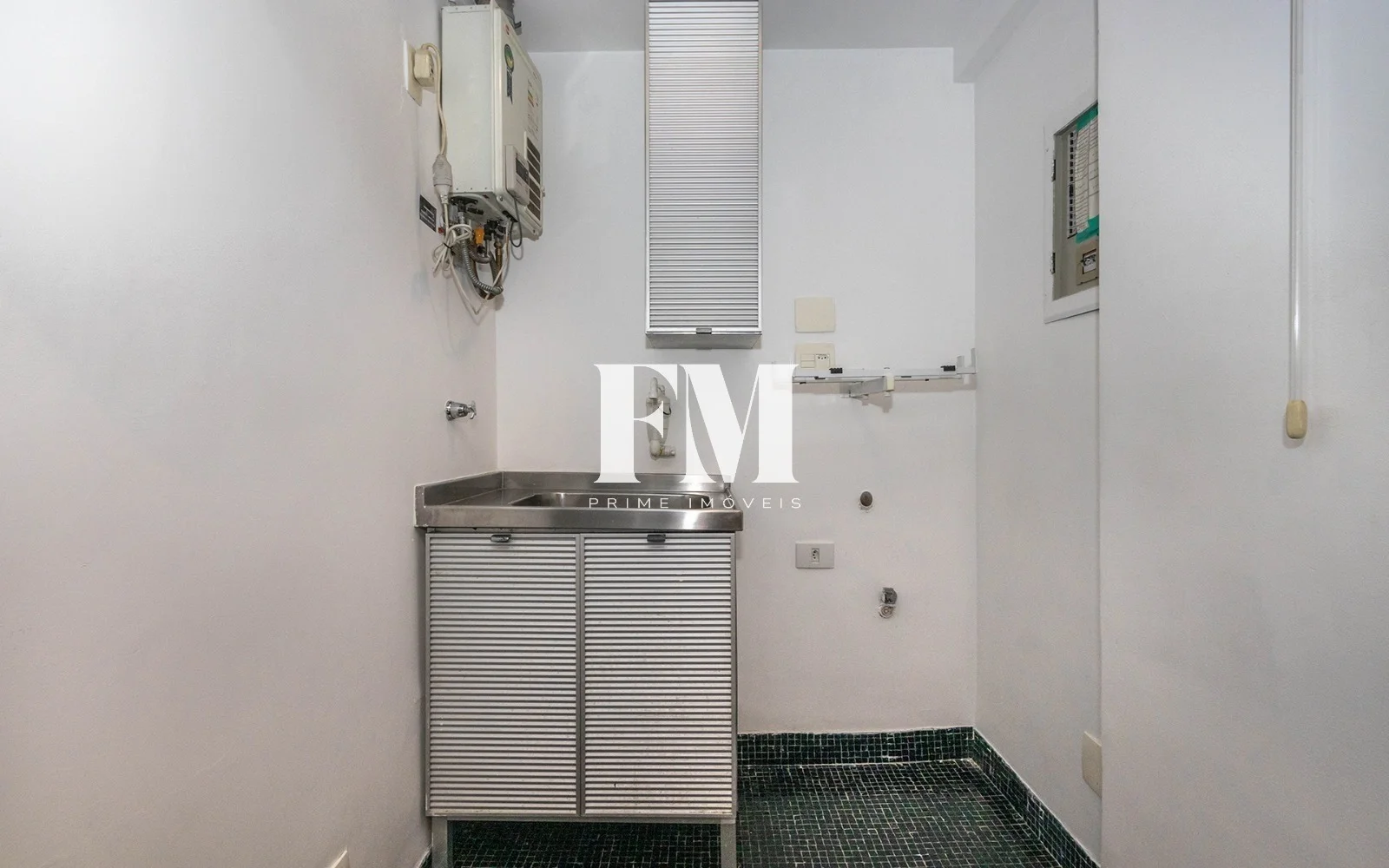 Leblon | Rua Aperana | 2 Quartos (1 Suíte) | 79m² com Varanda e Vaga a Poucos Metros da Praia - foto 38