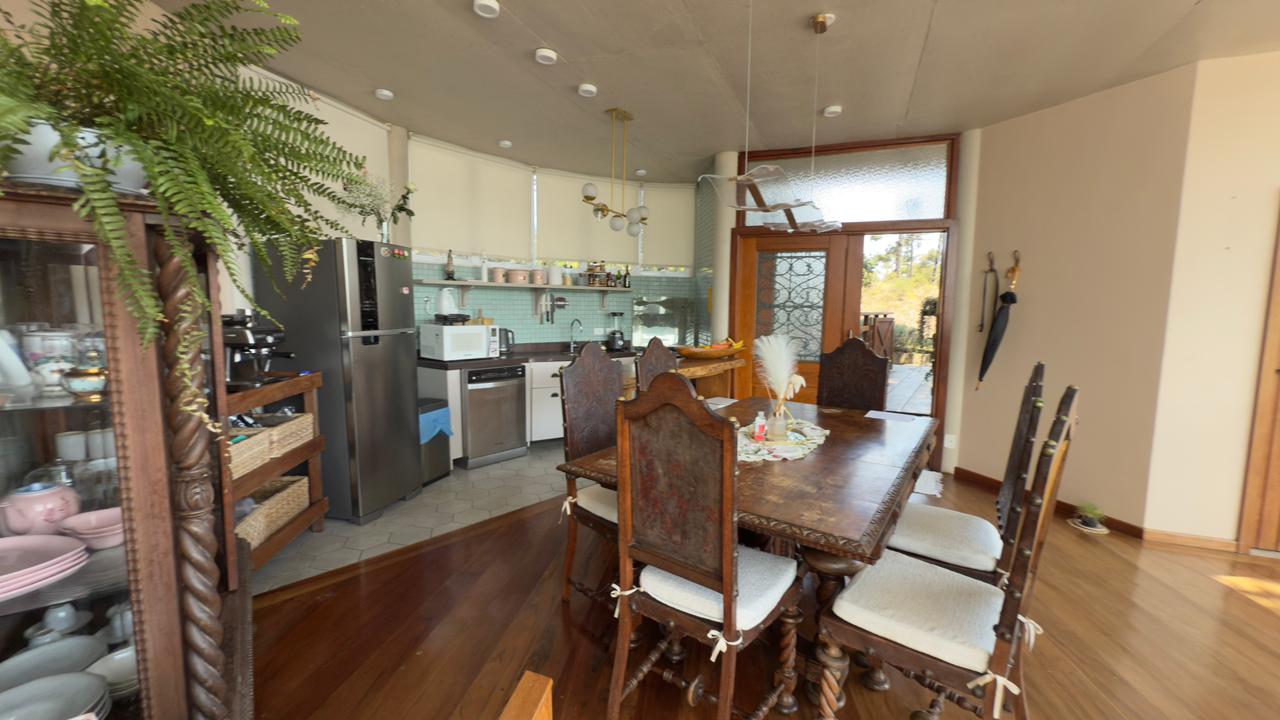 Casa à venda por R$ 2.300.000,00 - Campos do Jordão/SP