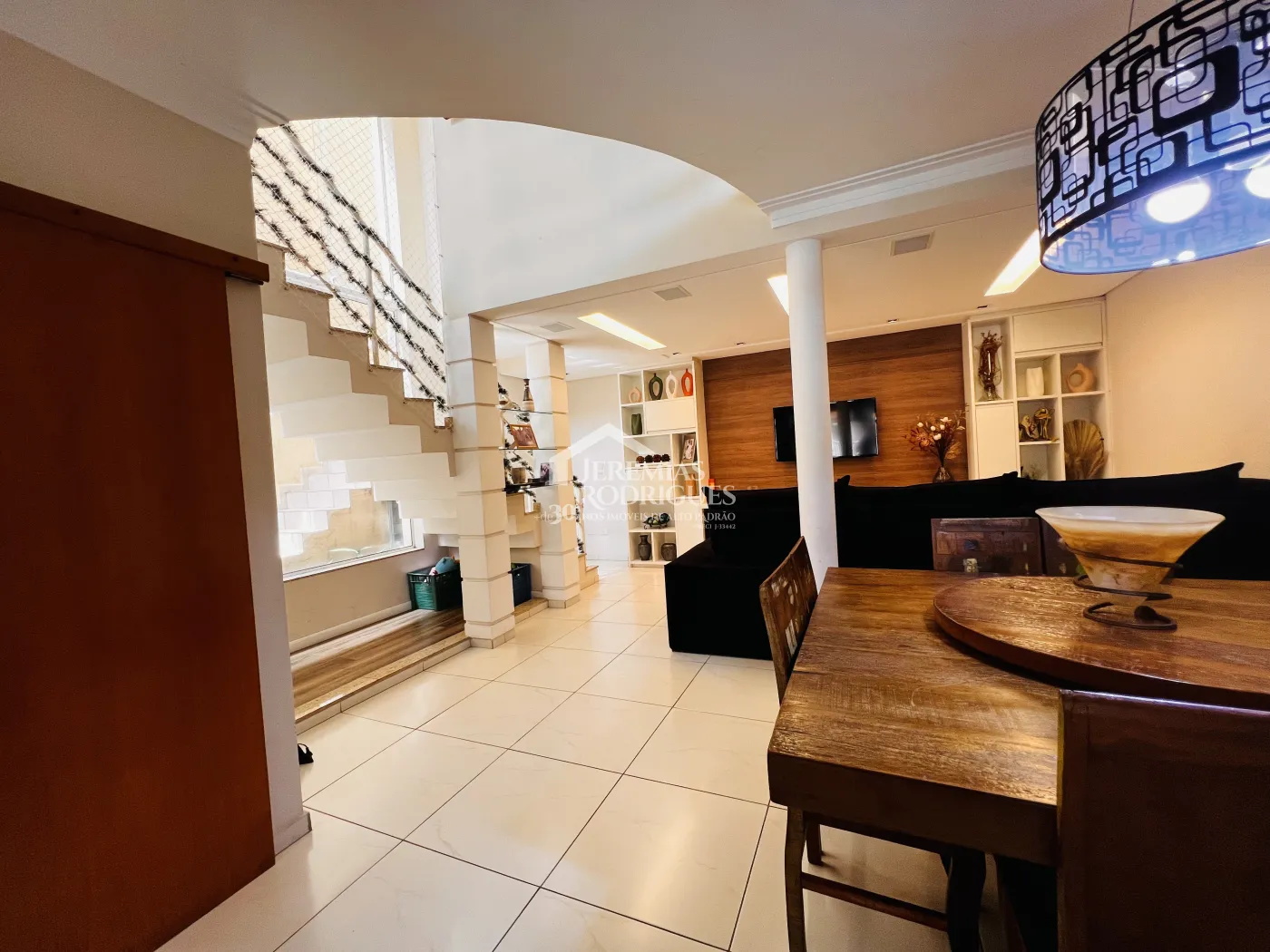 Casa com 4 dormitórios, 394 m² - Alto São Pedro - Taubaté/SP.