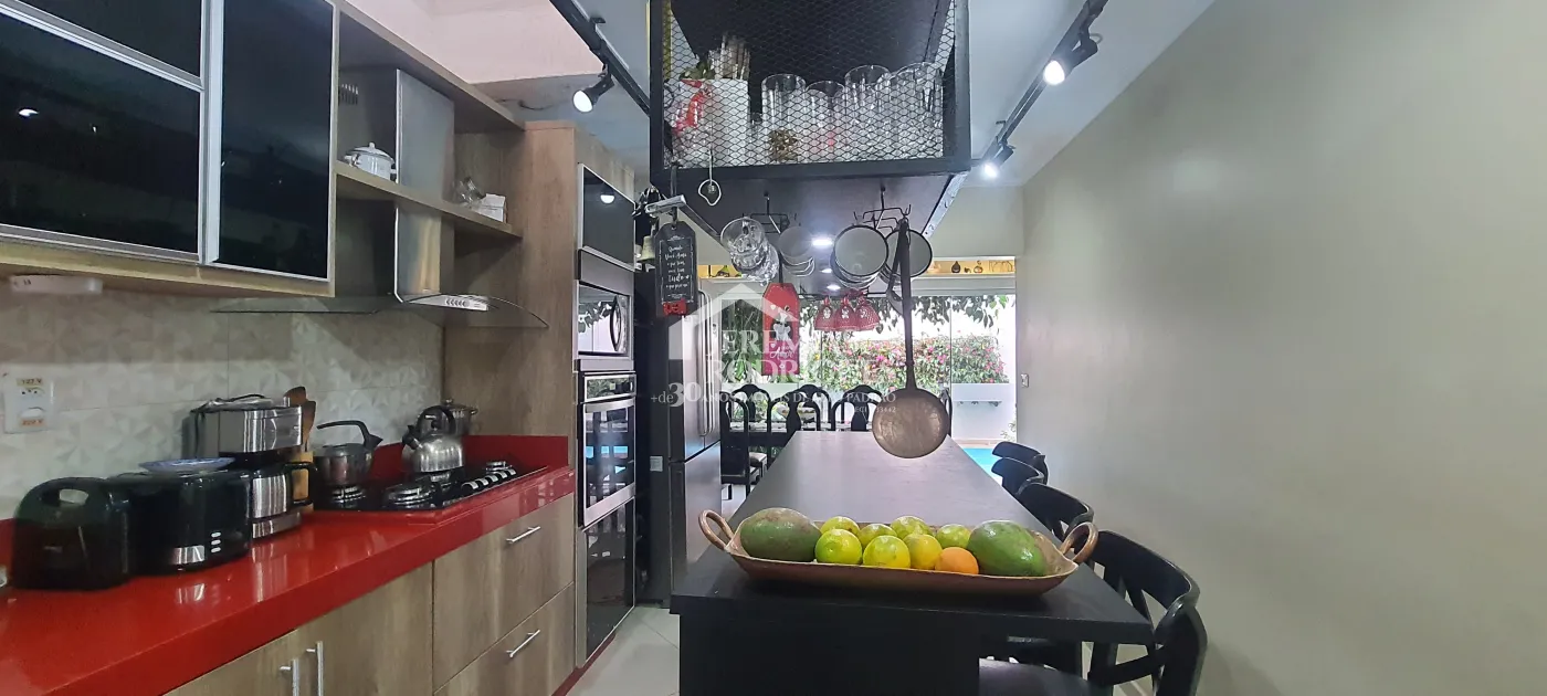 Casa para locação com 5 dormitórios no Centro em Taubaté/SP.