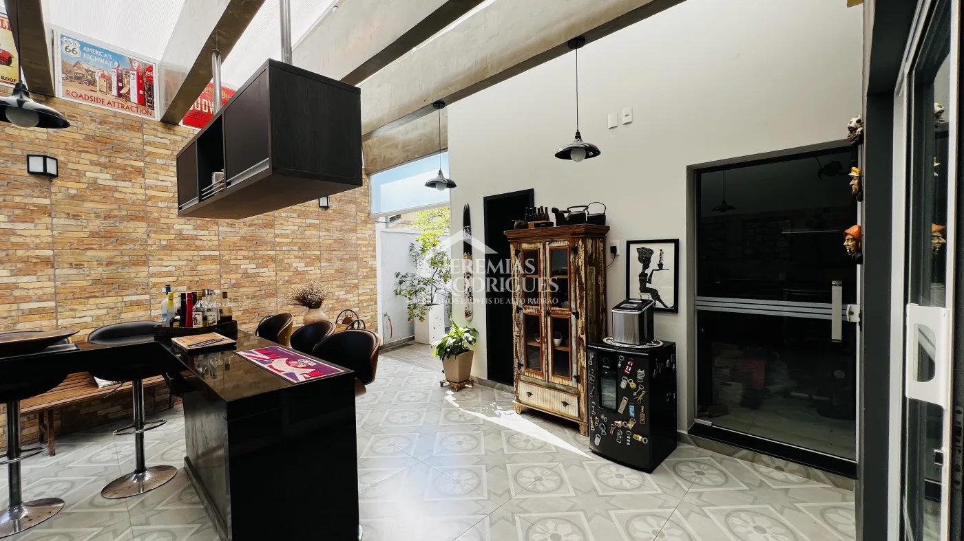 Casa à venda com 3 suítes no Condomínio Campos do Conde II Chambord em Tremembé/SP