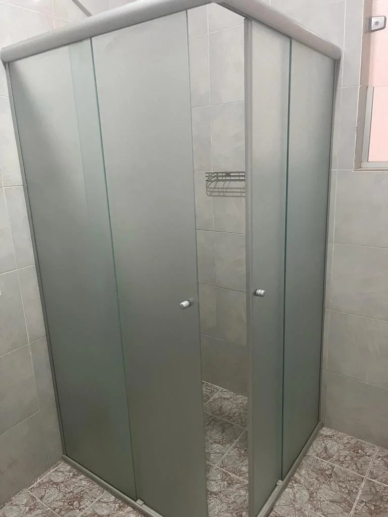 Casa GRANDE, 153m², Térrea com 03 quartos, 02 Vagas de Garagem Coberta, para locação no Jardim Ipê 4, São Bernardo do Campo - SP