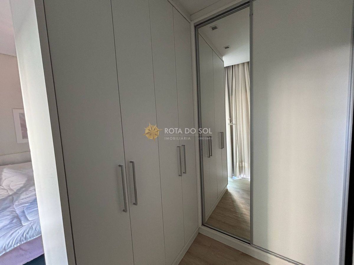 Residencial Salinas Apartamento Quadra Mar 4 Suítes em Meia Praia Itapema SC