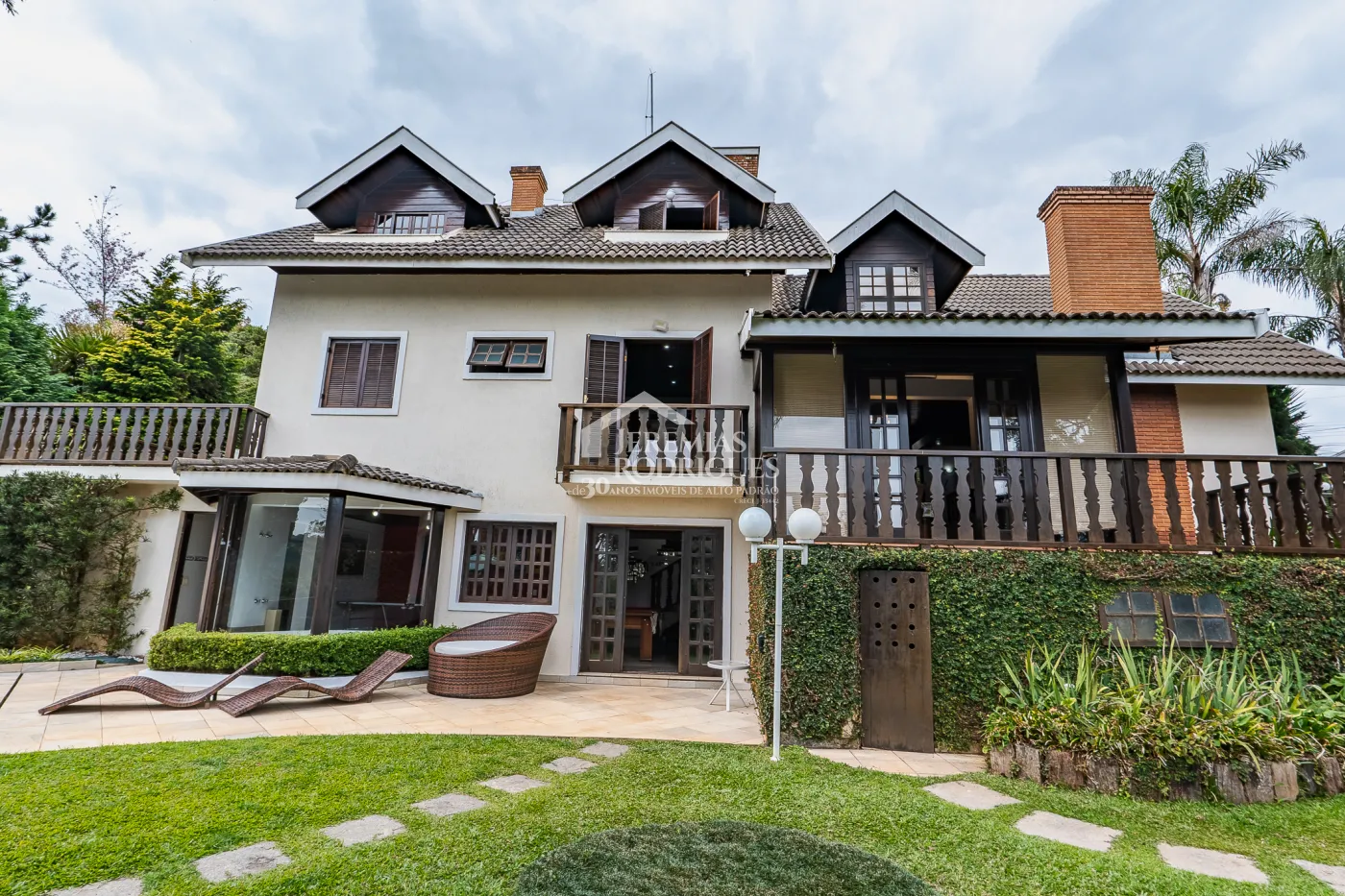 Casa com 4 dormitórios, 450 m² - Atalaia - Campos do Jordão/SP