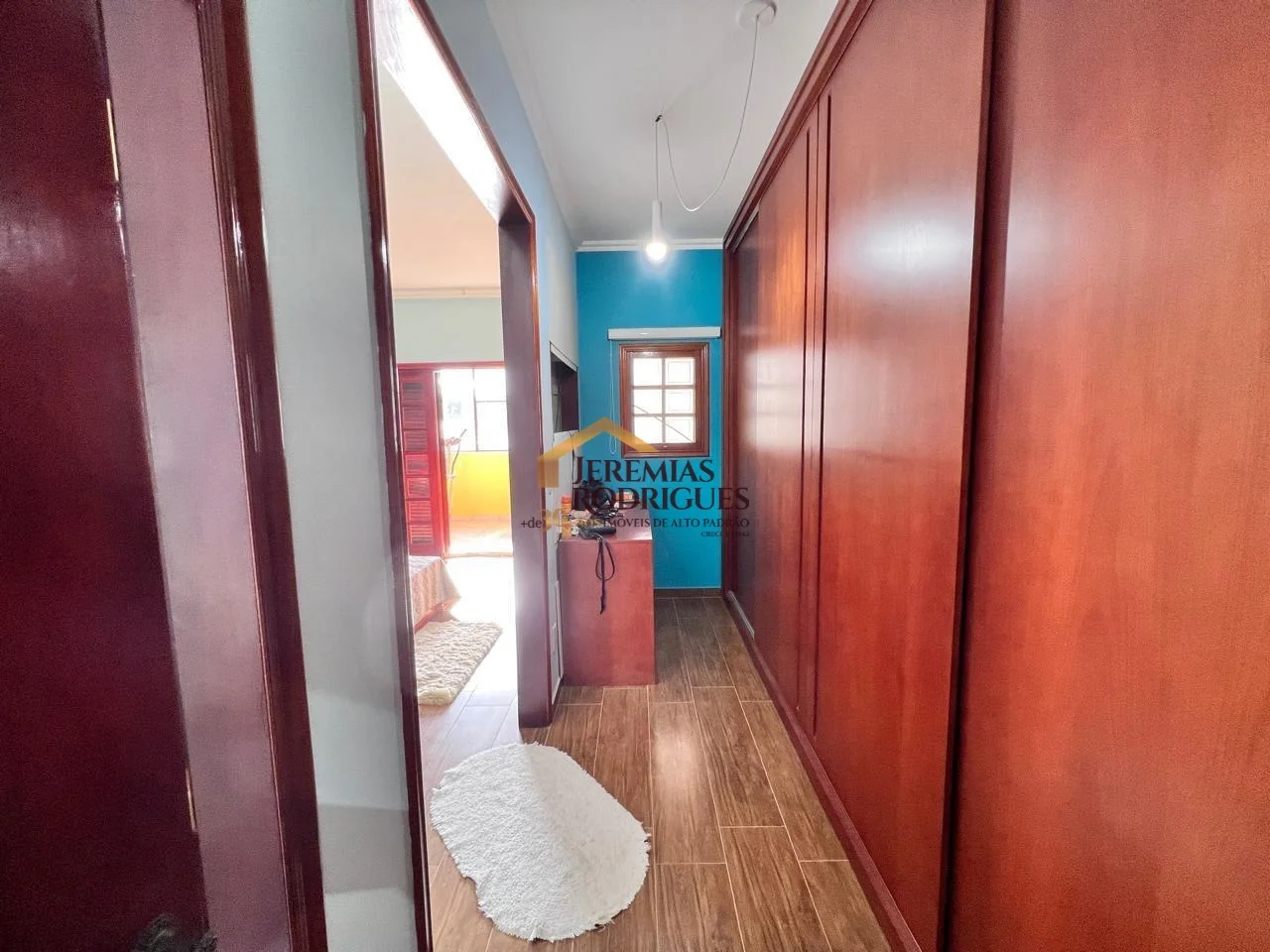 Casa à venda no bairro Jardim Residencial Doutor Lessa em Pindamonhangaba/SP.