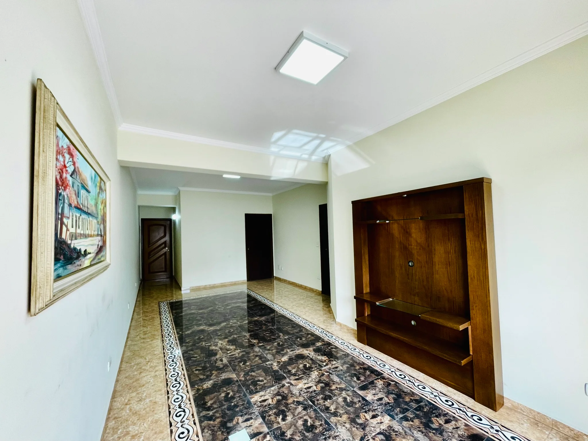 Apartamento para venda com 5 dormitórios no Edifício Olimpia em Taubaté/SP. 