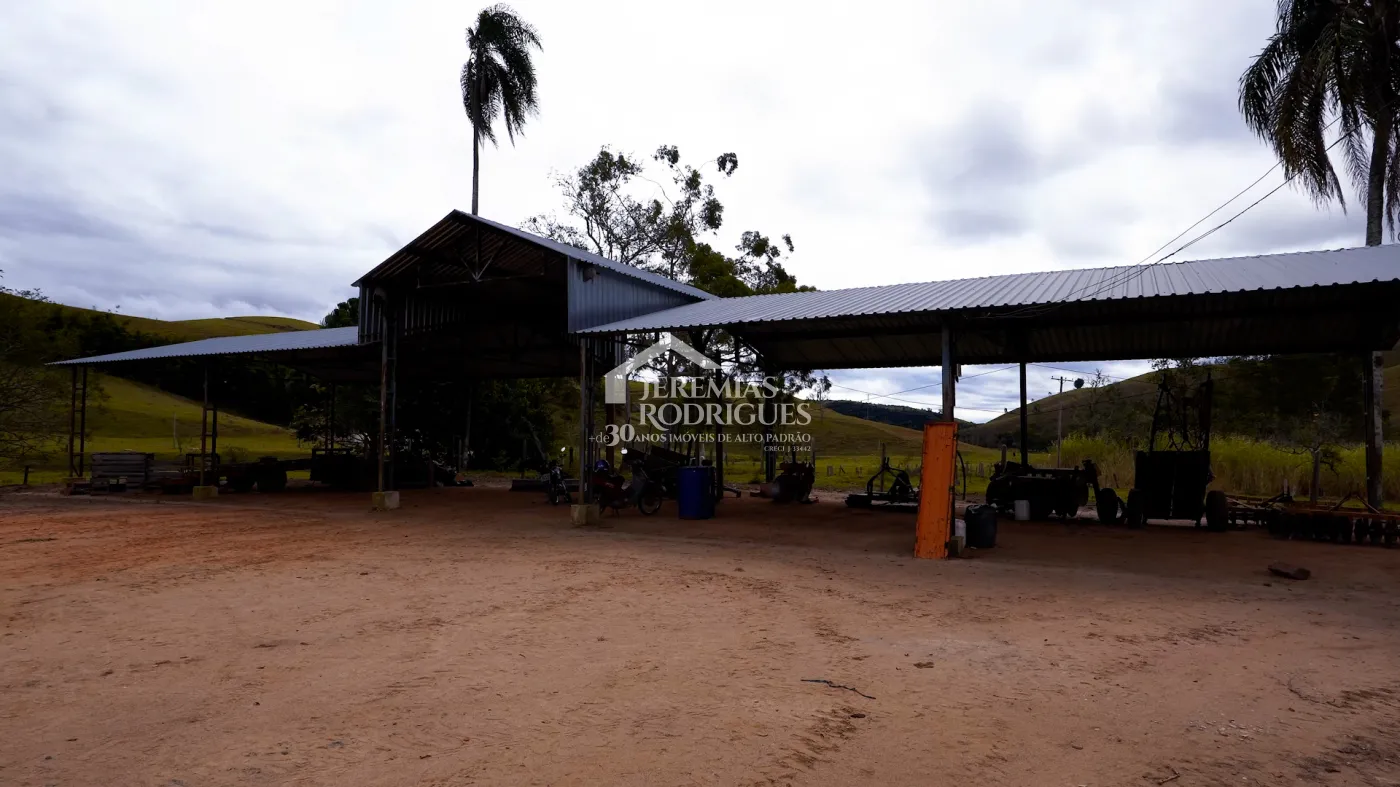 Fazenda à venda com 2.544 hectares em Santa Branca/SP.