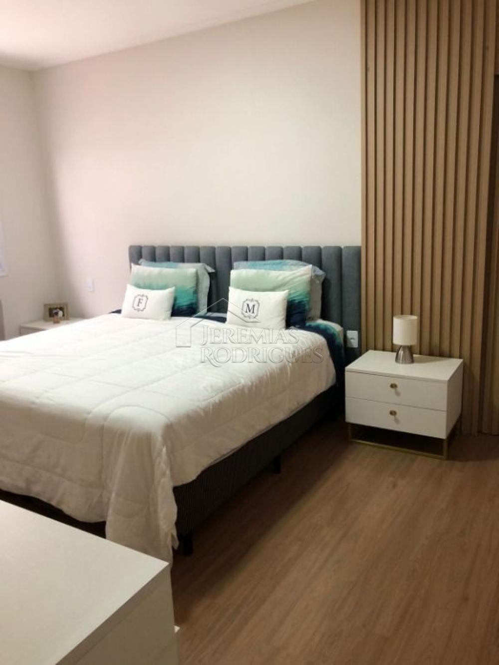 Casa à venda com 3 suítes no Condomínio Reserva dos Lagos em Pindamonhangaba/SP.