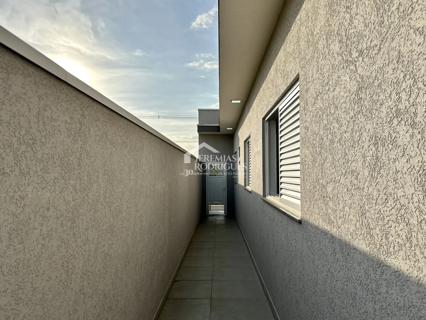 Casa com 3 dormitórios, 169,20 m² - Condomínio Ouro Ville - Taubaté/SP.