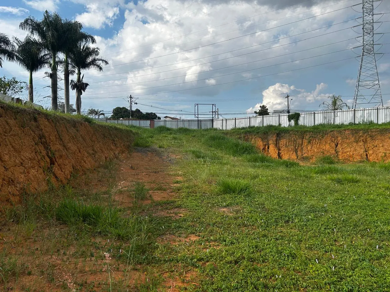 Área para empreendimento e residencial à venda no bairro Independência em Taubaté/SP