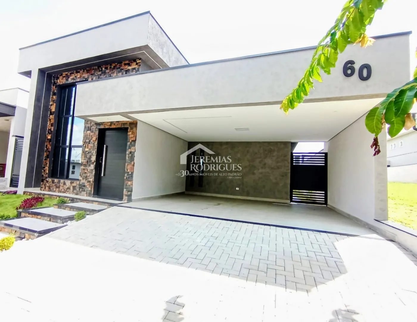 Casa à venda com 300 m² no Condomínio Ouro Ville em Taubaté/SP.