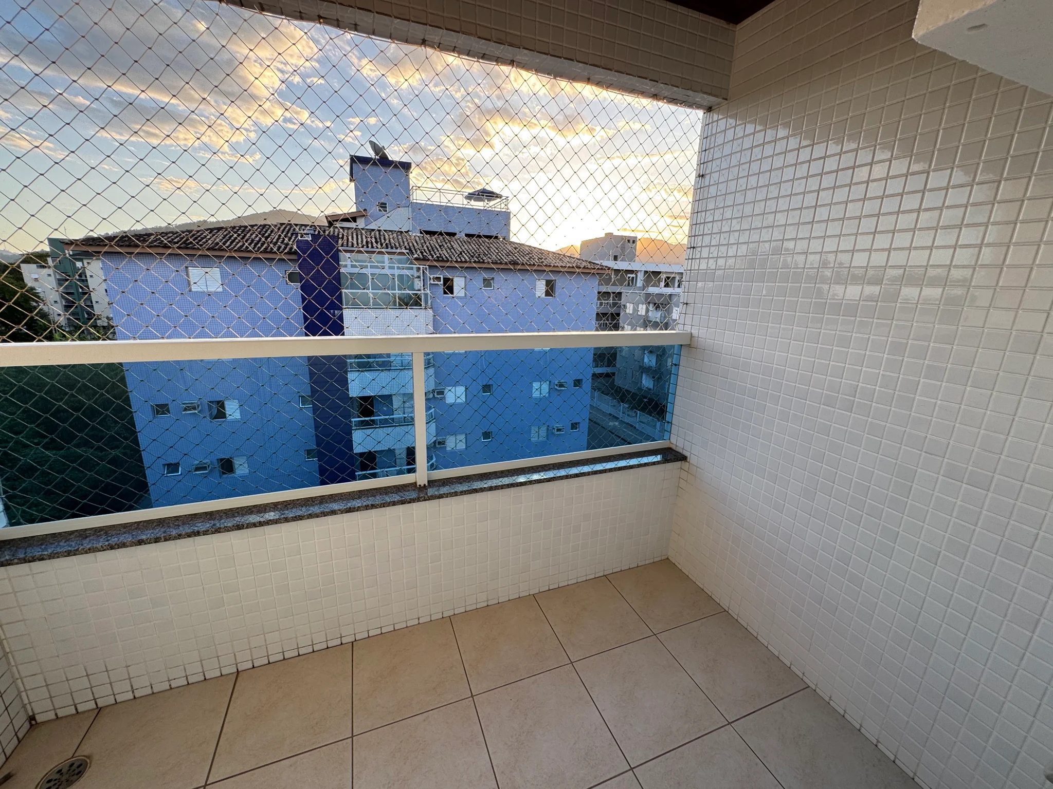 Cobertura à venda com 3 suítes no Condomínio Polignano A Maré em Ubatuba/SP.  