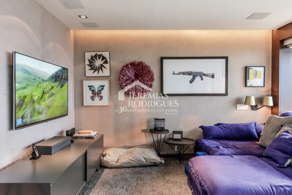 Mansão à venda no Condomínio Pedra do Fogo em Campos do Jordão/SP. 