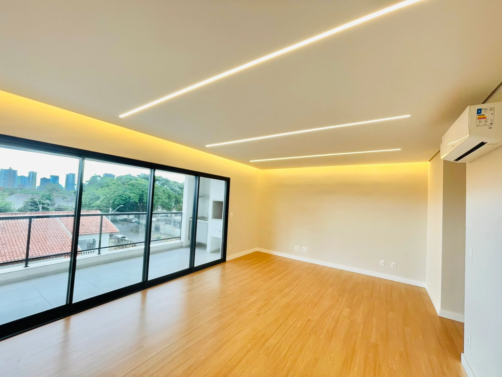 Apartamento para venda e locação com 3 dormitórios no Condomínio Lucca em Taubaté/SP. 