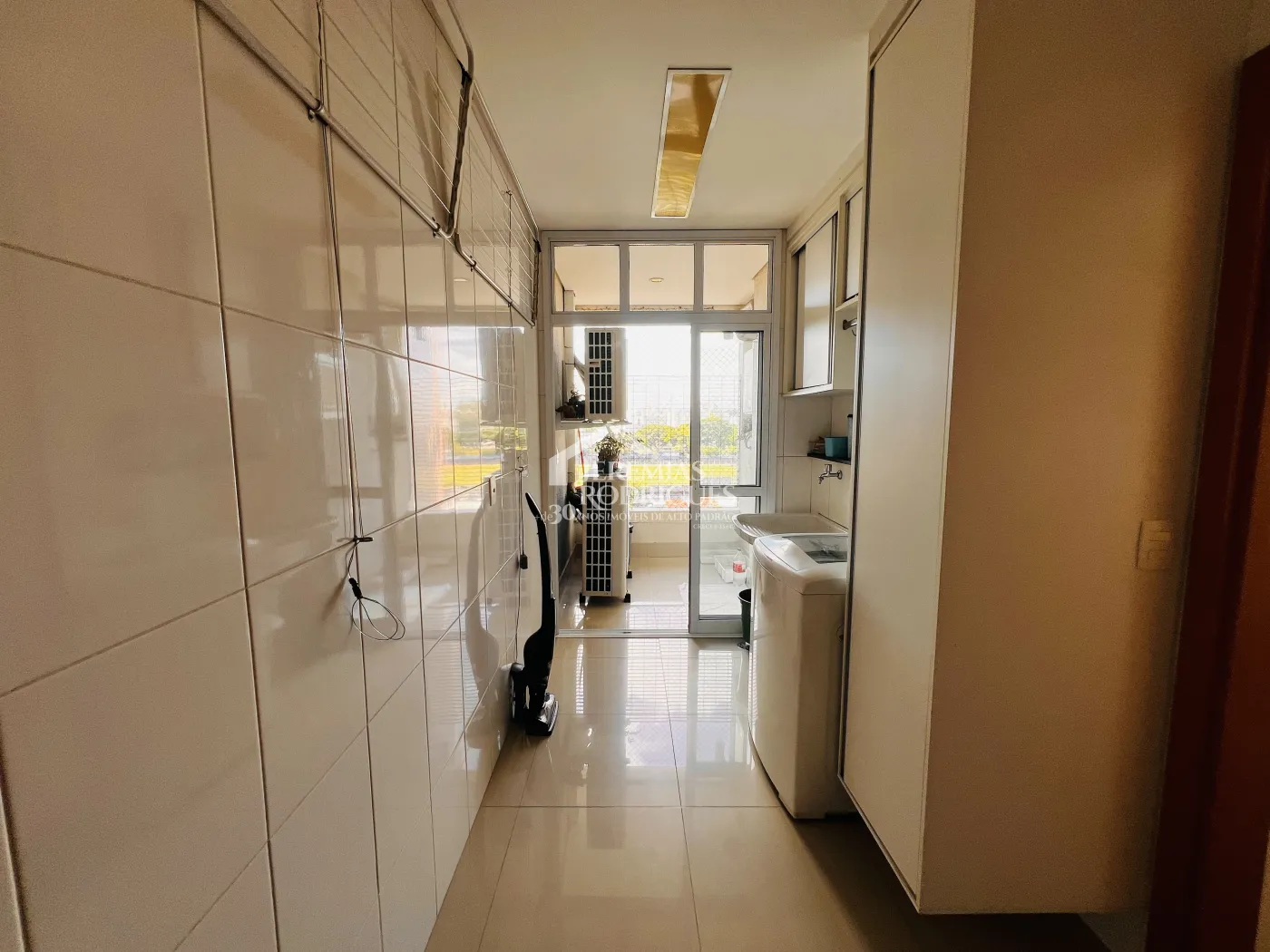 Apartamento para venda com 3 suítes no Condomínio Residencial Renaissance em Taubaté/SP