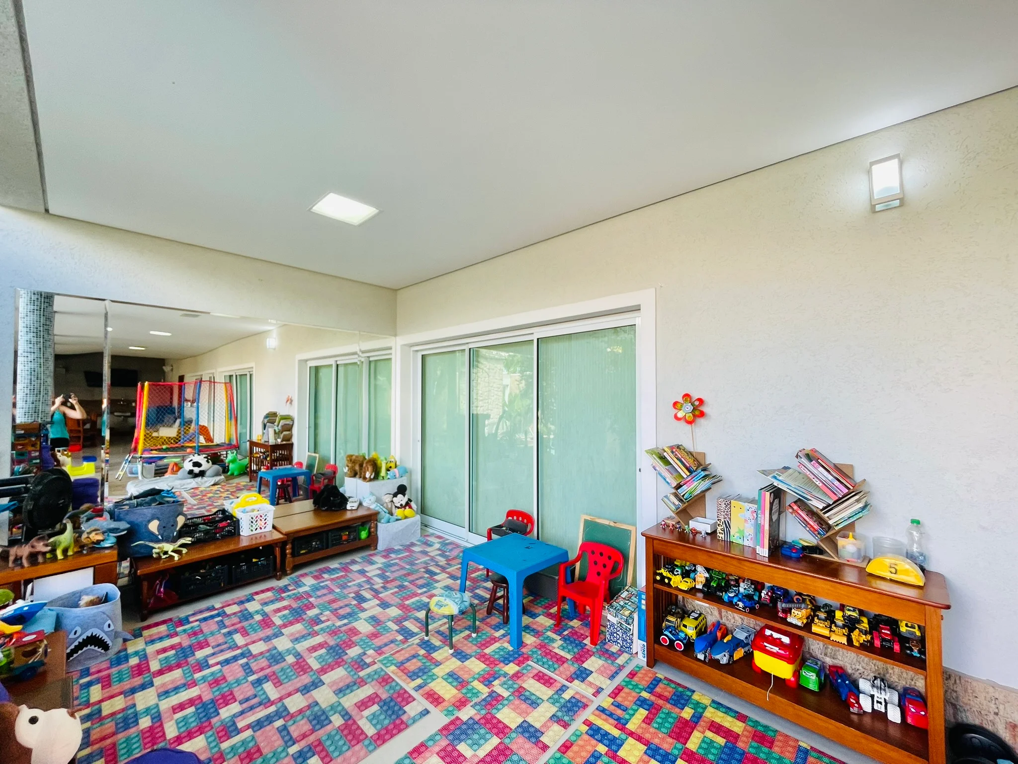 Casa à venda com 4 dormitórios no Condomínio Campos do Conde II em Tremembé/SP.