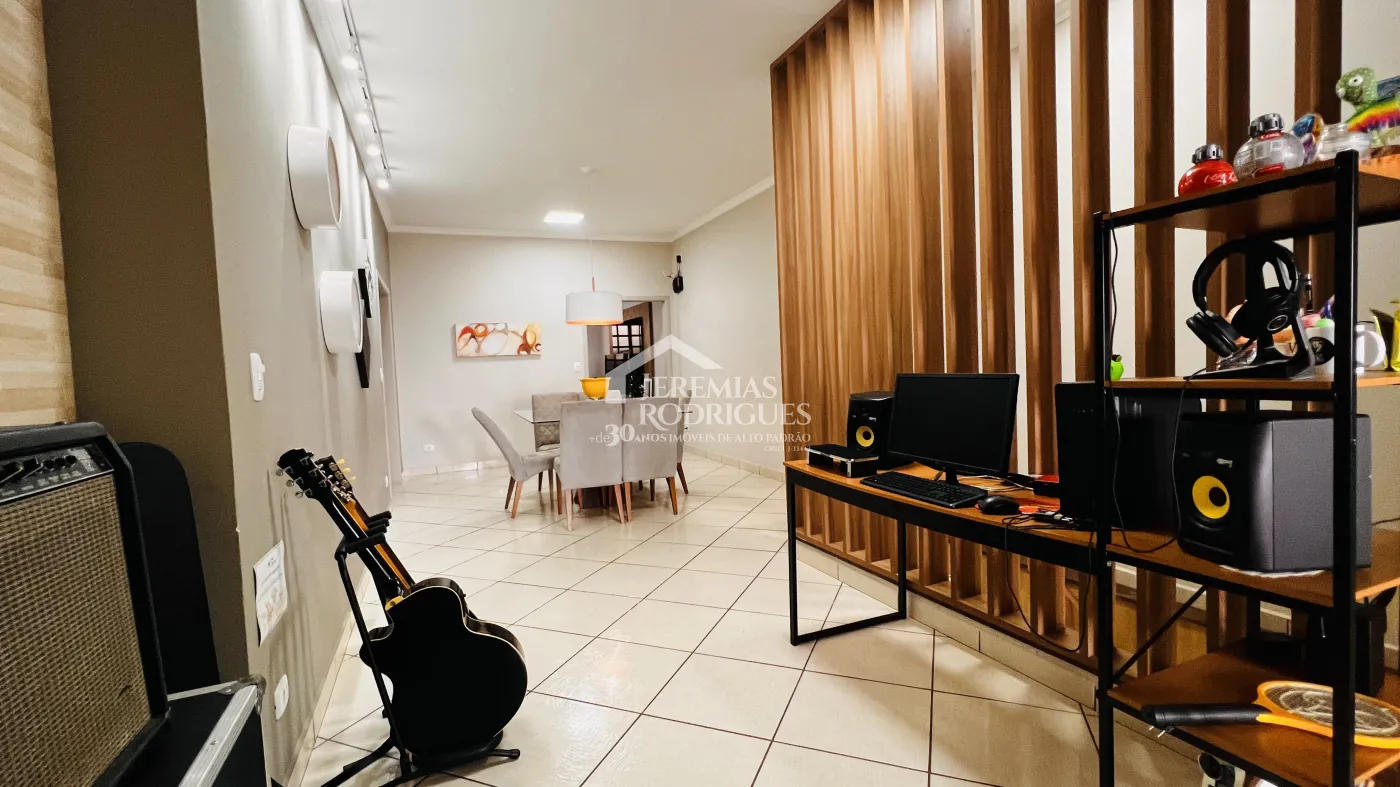 Casa com 3 dormitórios, 198 m² - Alto São Pedro - Taubaté/SP.