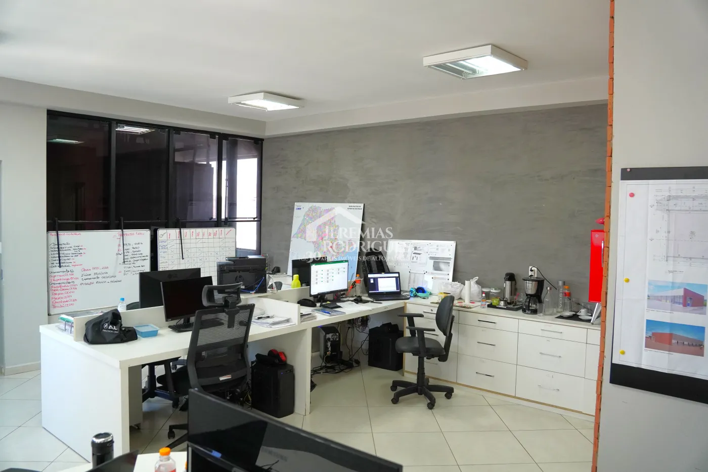 Prédio comercial com 568 m² -  Centro - Taubaté/SP