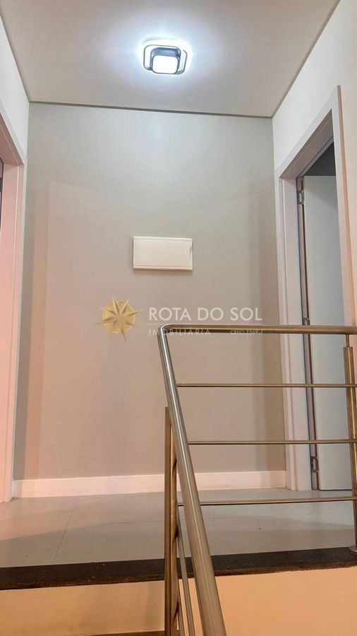 Sobrado à Venda 2 Suítes e 2 Vagas em Morretes Itapema SC