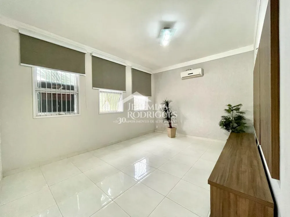 Casa à venda no Condomínio Ouro Ville em Taubaté/SP