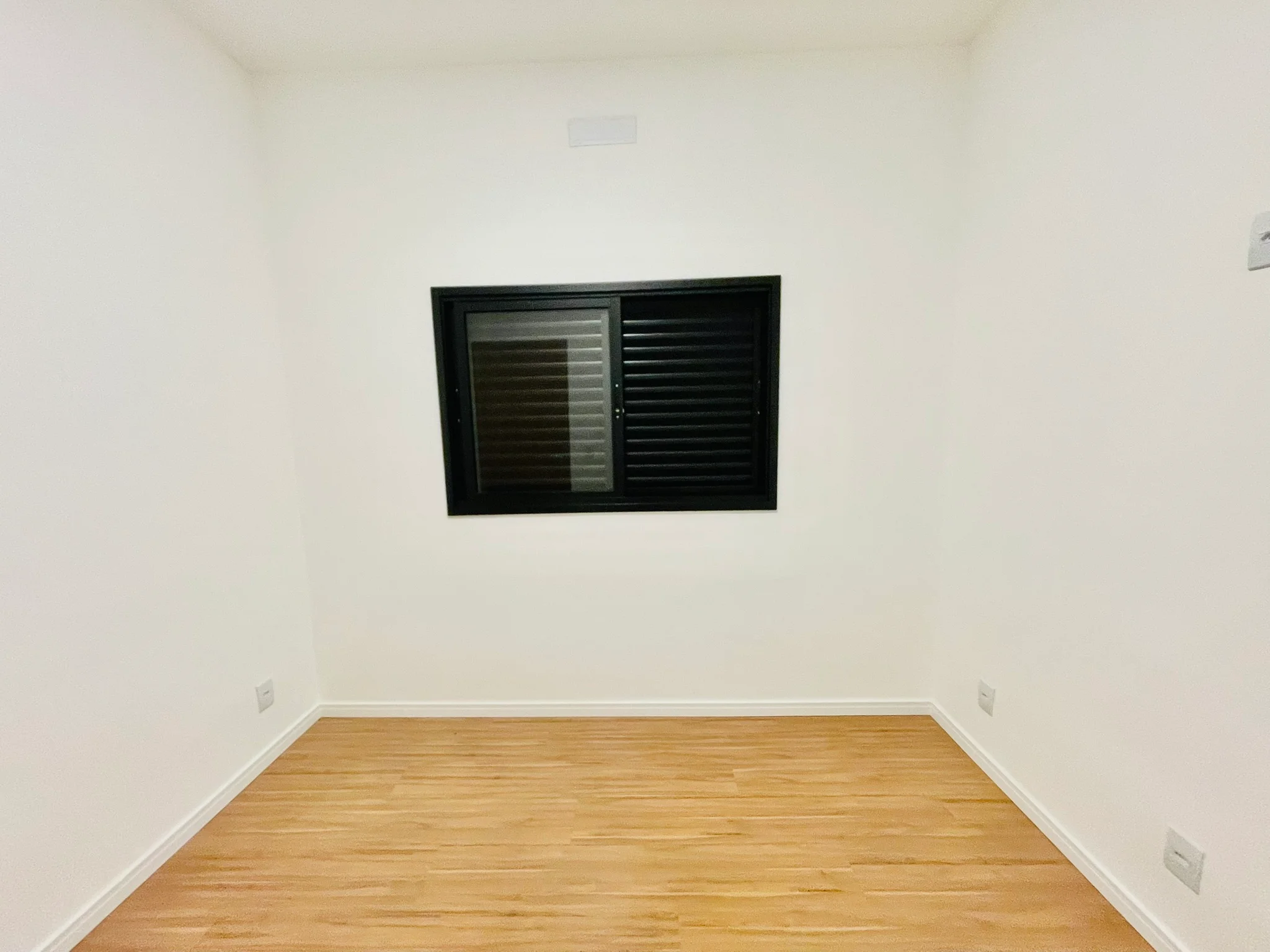 Casa à venda com 3 dormitórios no Condomínio Bosque da Imperatriz em Pindamonhangaba/SP. 