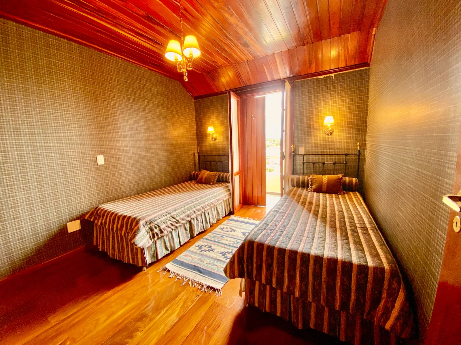 Apartamento à venda no Condomínio Le Bourg Saint Maurice em Campos do Jordão/SP.